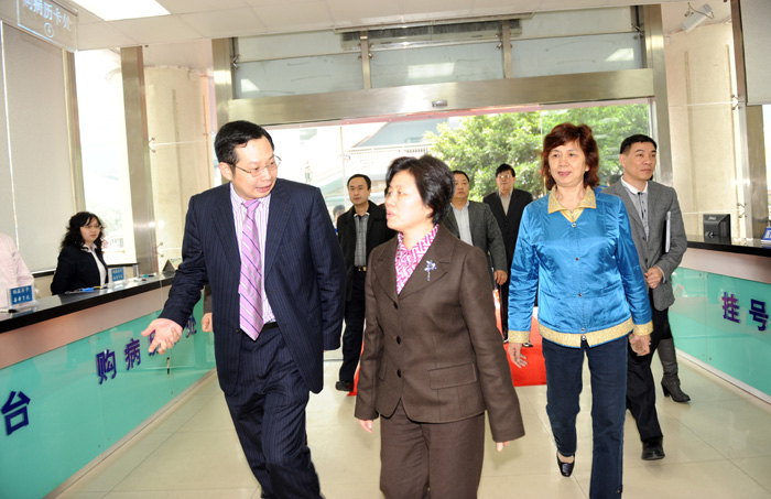 2010年3月，副省長陳樺來我院調(diào)研參觀